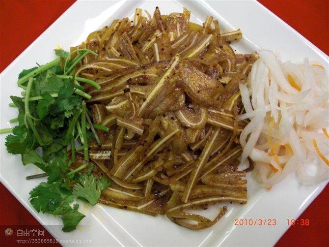 A2.Spicy Beef Tendon